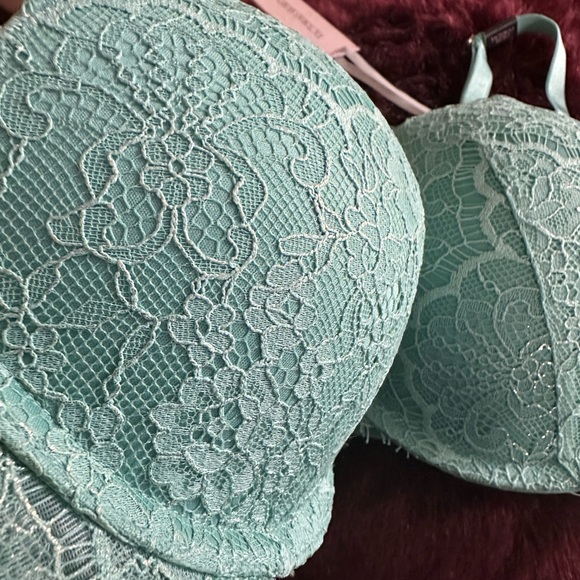 Victoria's Secret Dream Angels Push-Up Aqua Lace Bra 34C - Picture 2 of 6